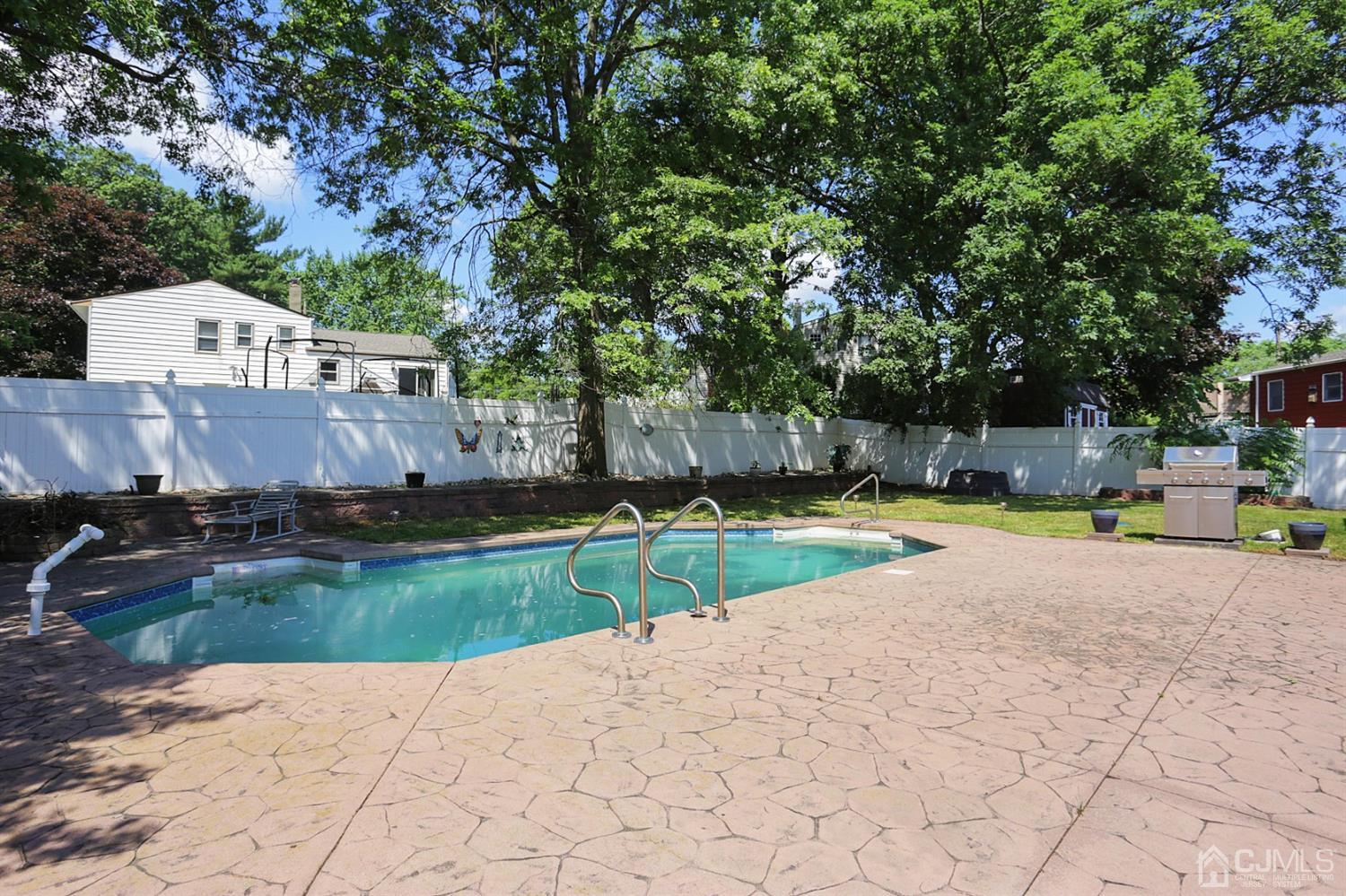 32 Larchmont Road Edison, NJ 08837 - Photo 31 of 32 Gallery Image 31