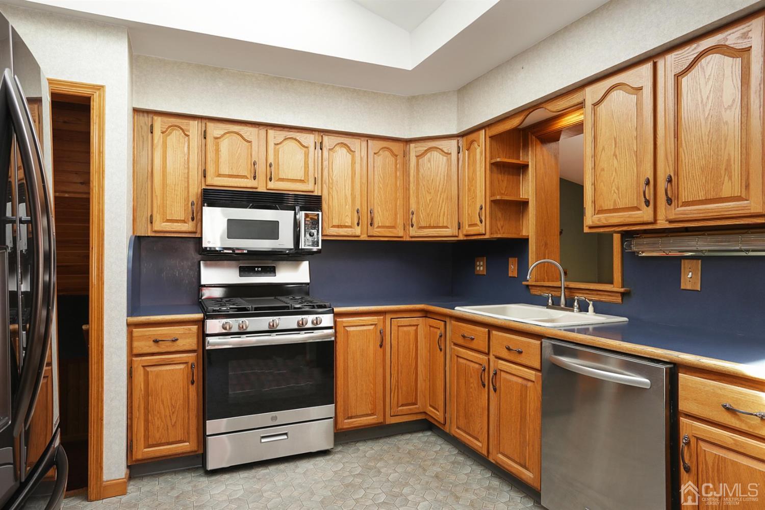 32 Larchmont Road Edison, NJ 08837 - Photo 7 of 32 Gallery Image 7