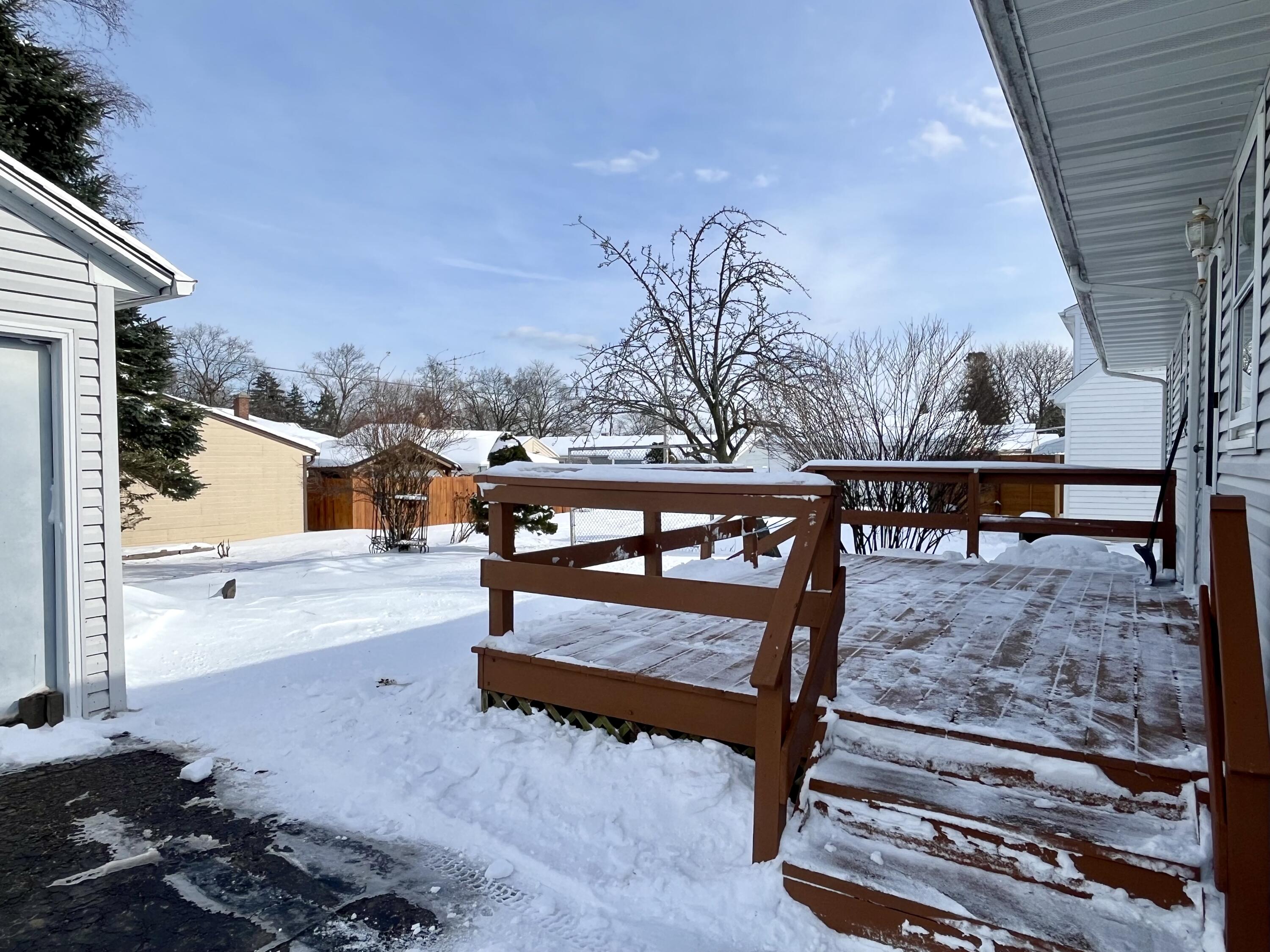 703 South 33rd Street Manitowoc, WI 54220 - Photo 13 of 21 IMG_7705