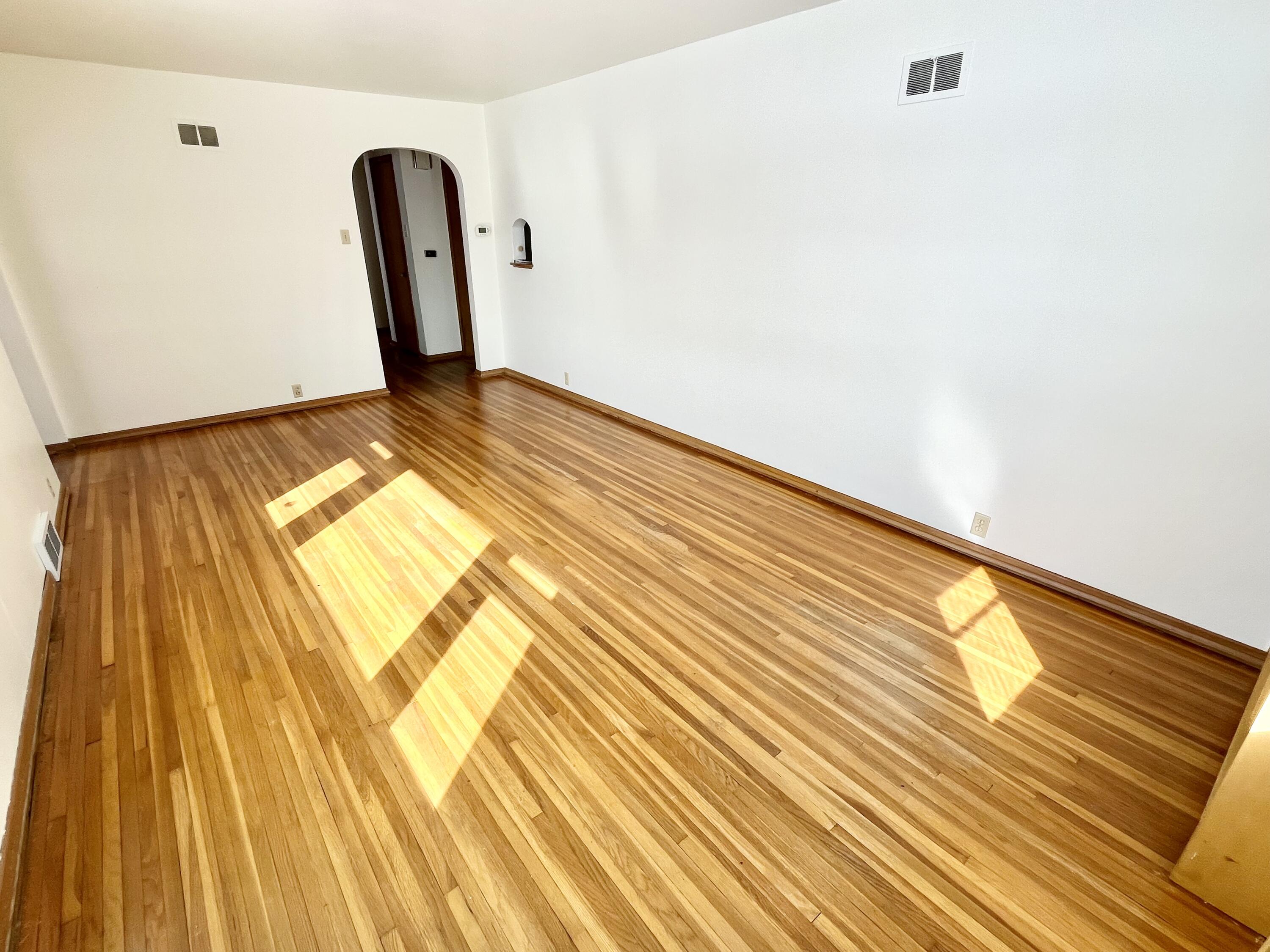 703 South 33rd Street Manitowoc, WI 54220 - Photo 8 of 21 IMG_7623