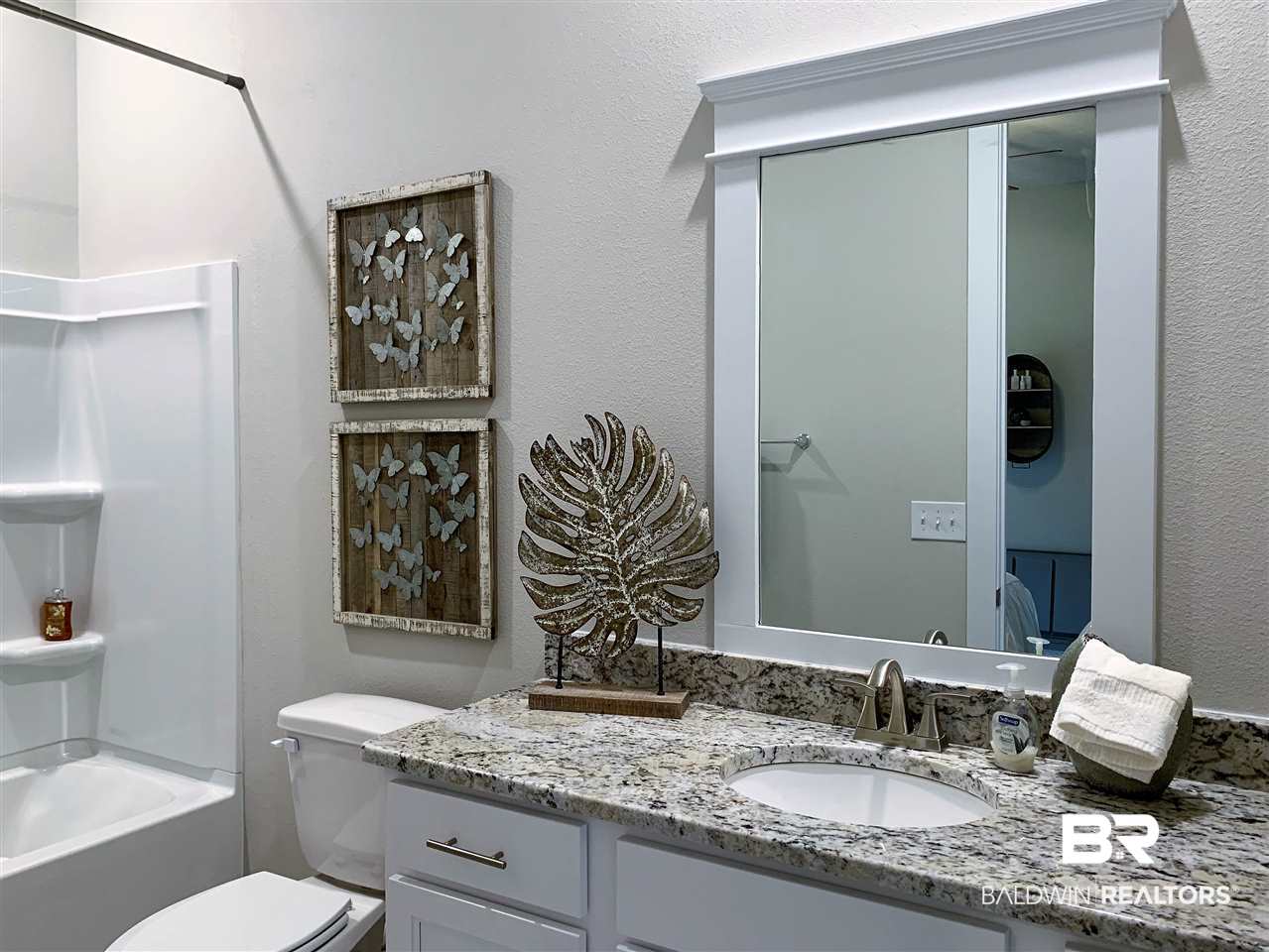416 Nandina Loop Fairhope, AL 36532 - Photo 19 of 27 Bathroom 2