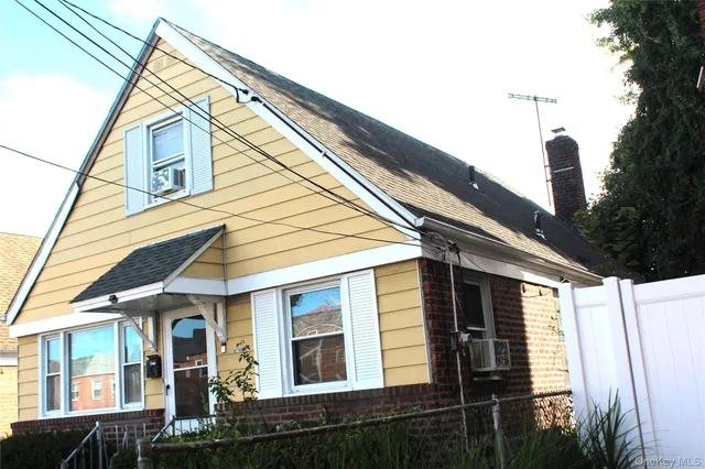 $865,000 | 89-68 Springfield Boulevard | Queens Village