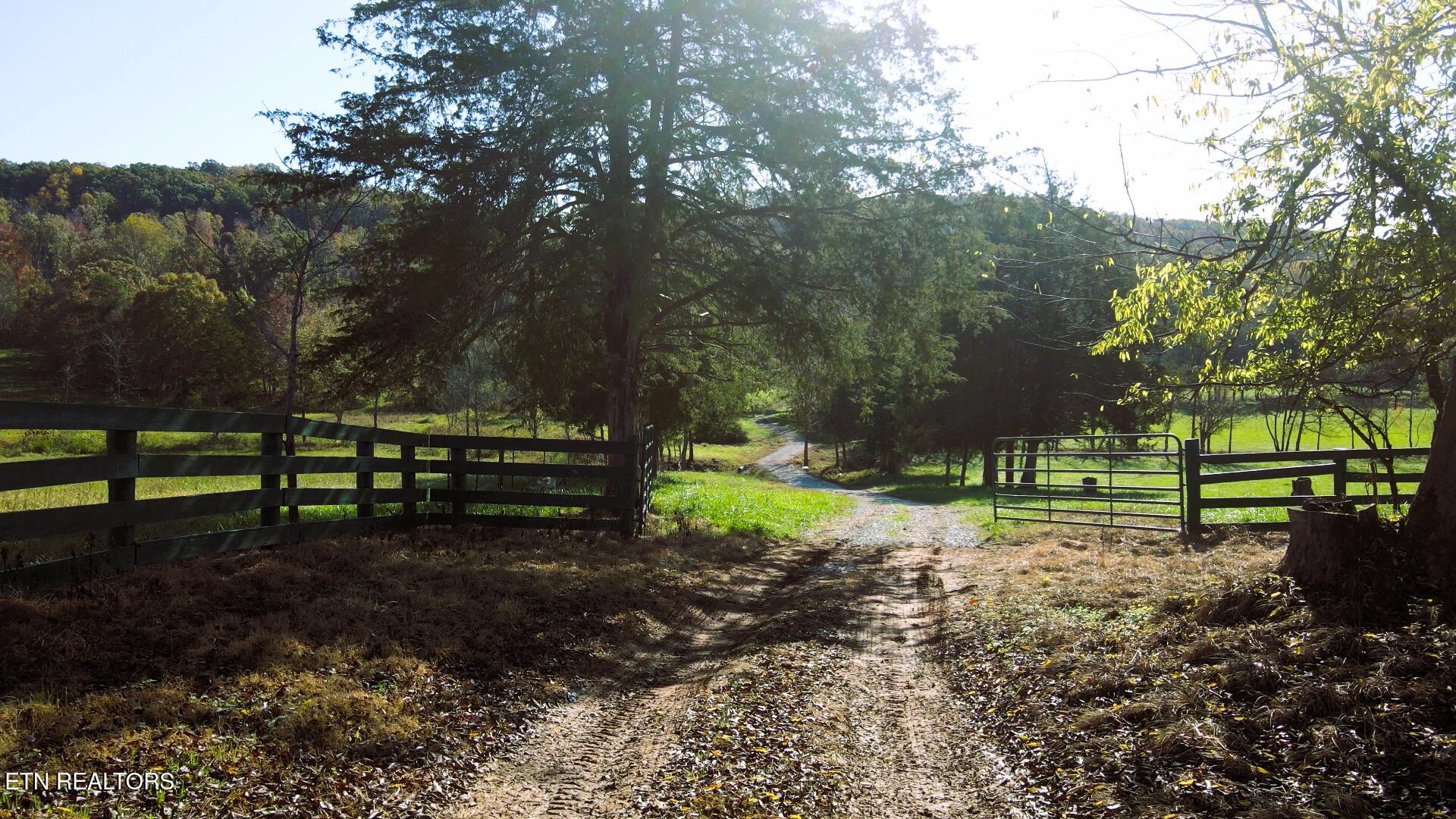 Paint Rock Valley Road Philadelphia, TN 37846 - Photo 4 of 50 Entrance