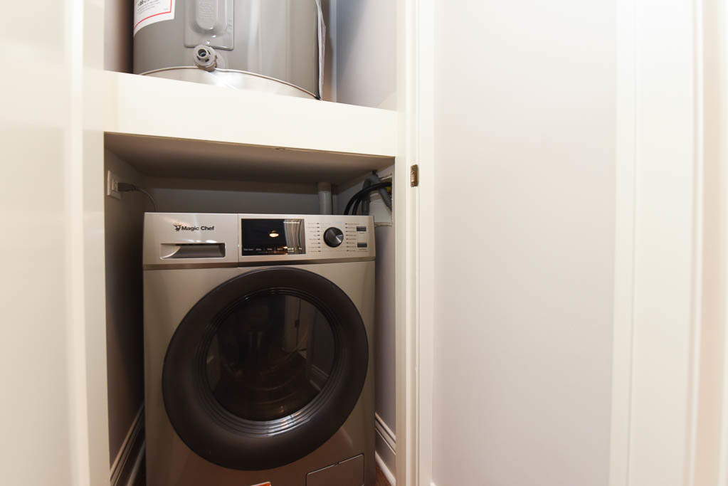 640 West Wrightwood Avenue, Unit 106 Chicago, IL 60614 - Photo 14 of 15 a utility room with dryer and washer