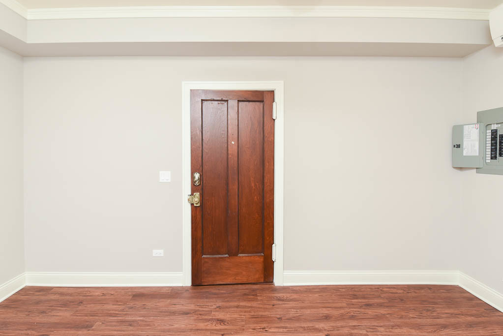 640 West Wrightwood Avenue, Unit 106 Chicago, IL 60614 - Photo 8 of 15 a view of an empty room