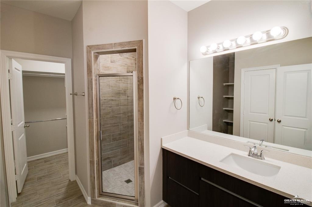 808 West Sunset Valley Street Alton, TX 78573 - Photo 3 of 8