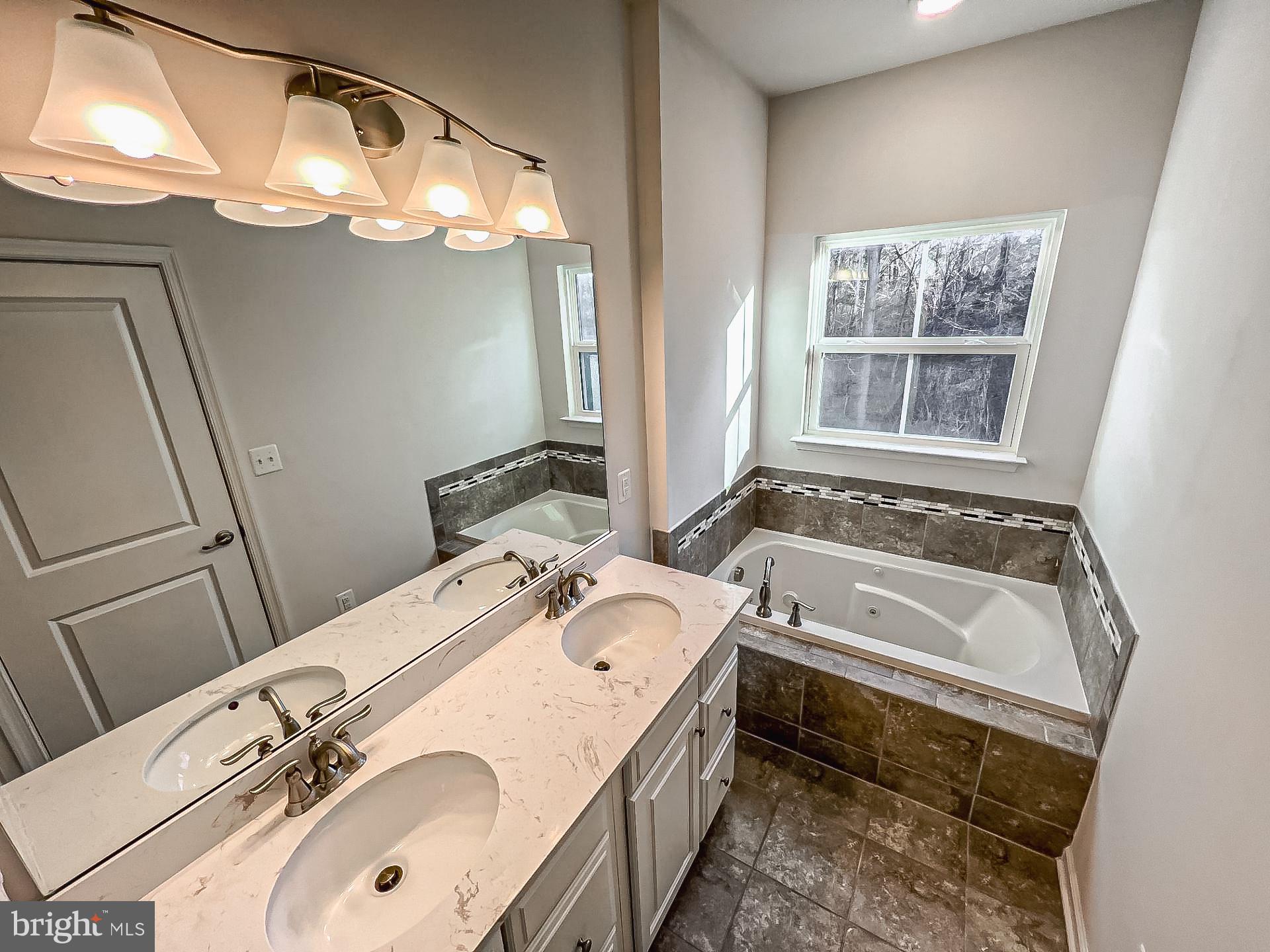 10709 Hinton Way Manassas, VA 20112 - Photo 26 of 42