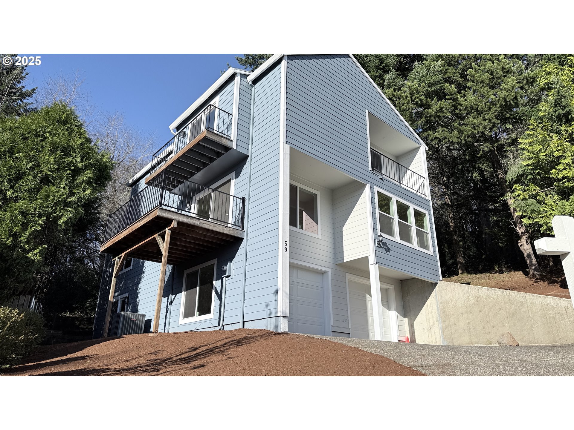 65 Southwest Pleasant View Avenue Gresham, OR 97030 - Photo 2 of 20