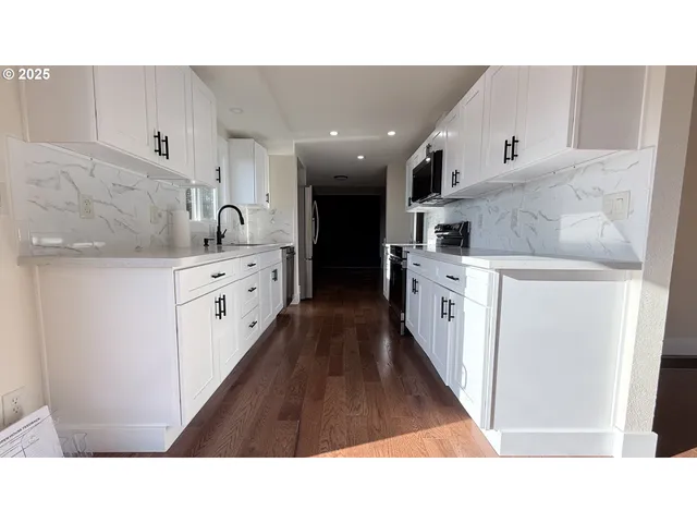 $569,000 | 65 Southwest Pleasant View Avenue, Gresham, OR 97030