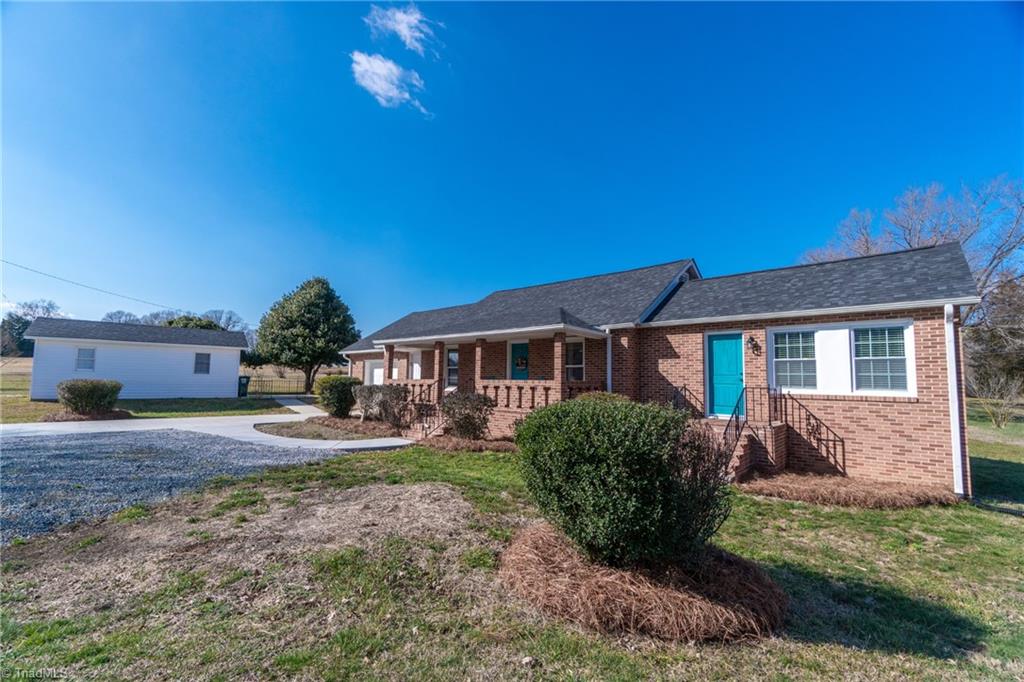 4050 Pine Hall Road, Walkertown, NC 27051 Compass