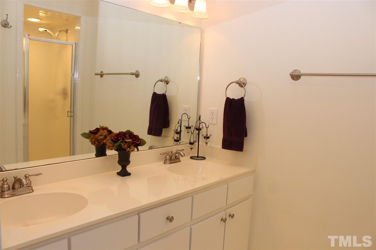 3033 Daventry Lane Raleigh, NC 27613 - Photo 14 of 20