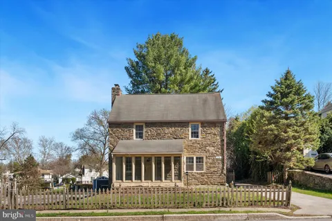 $300,000 | 125 South Sproul Road, Broomall, PA 19008