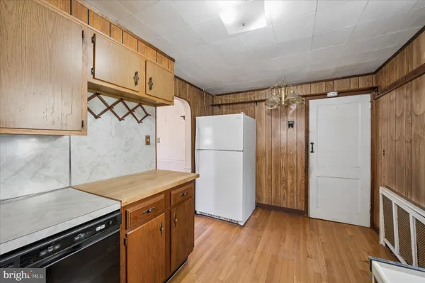 $300,000 | 125 South Sproul Road, Broomall, PA 19008