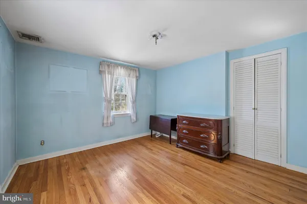 $300,000 | 125 South Sproul Road, Broomall, PA 19008