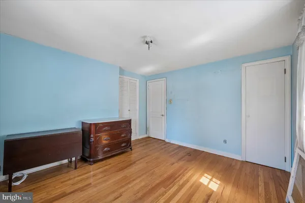 $300,000 | 125 South Sproul Road, Broomall, PA 19008