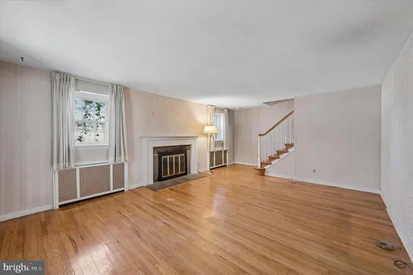 $300,000 | 125 South Sproul Road, Broomall, PA 19008