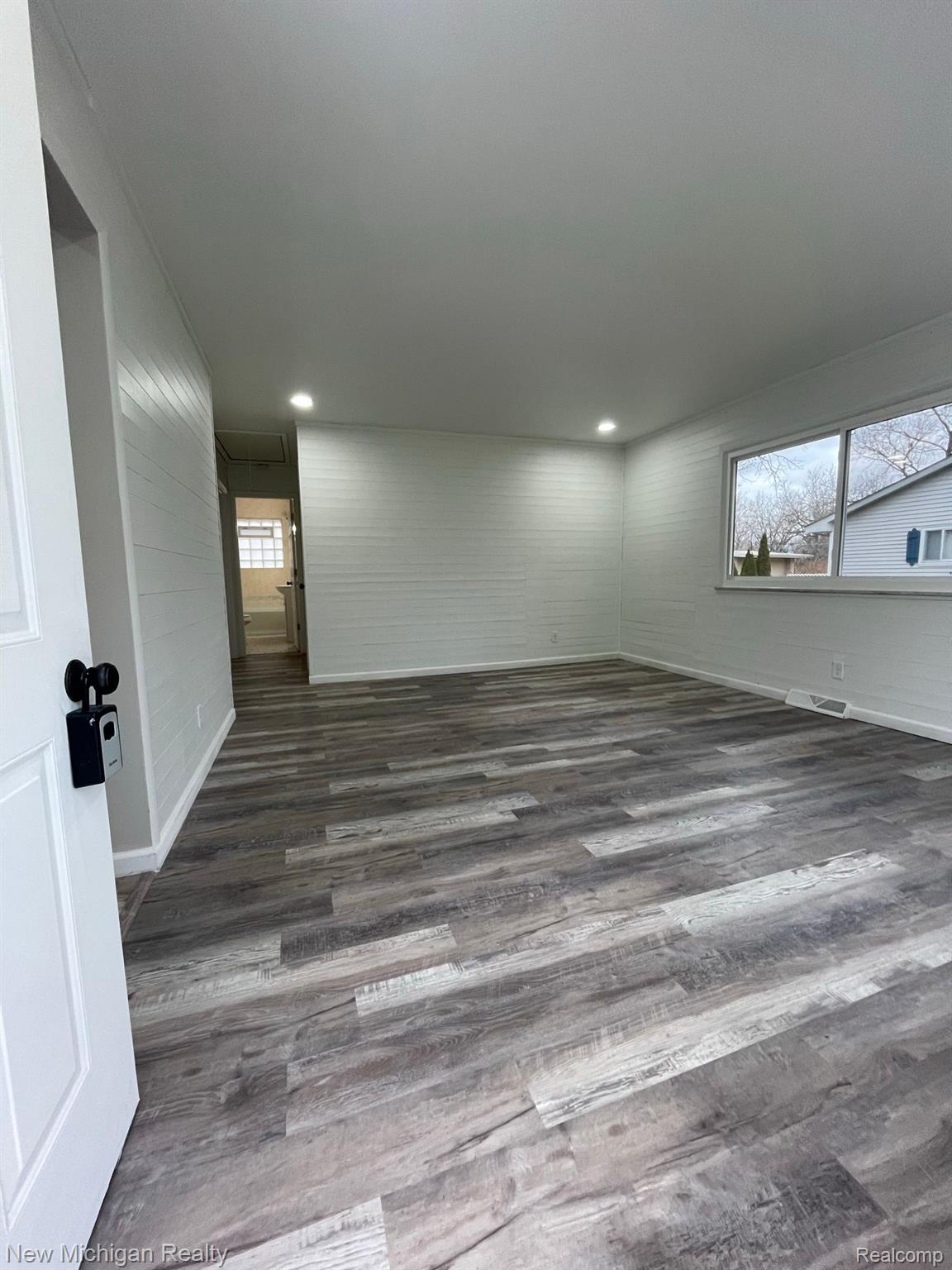 9555 Colgate Clarkston, MI 48348 - Photo 2 of 44 Gallery Image 2