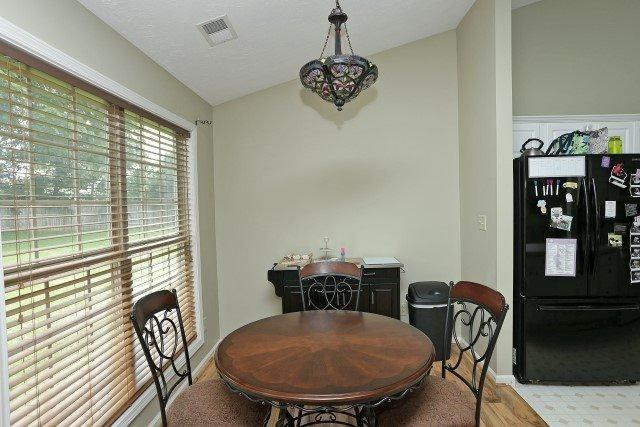 104 Ridge View Drive Nicholasville, KY 40356 - Photo 8 of 28 Vaulted ceilings in the breakfast area i