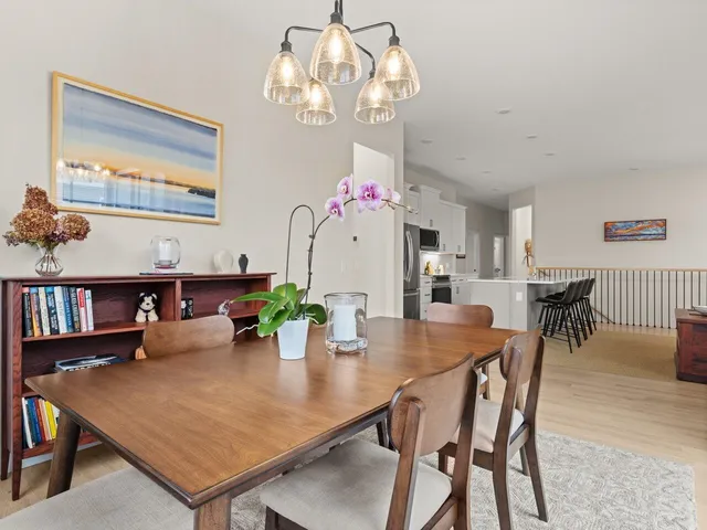 $942,000 | 601 Vale Drive, South Burlington, VT 05403