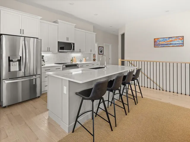 $942,000 | 601 Vale Drive, South Burlington, VT 05403