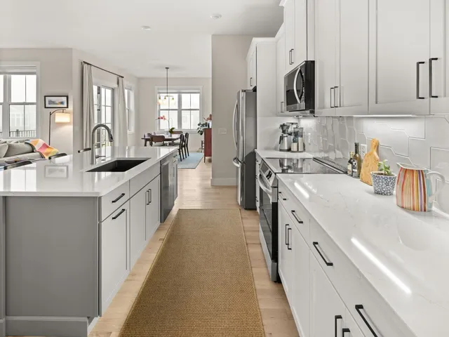 $942,000 | 601 Vale Drive, South Burlington, VT 05403