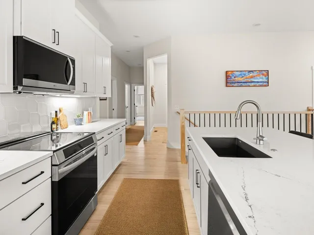 $942,000 | 601 Vale Drive, South Burlington, VT 05403