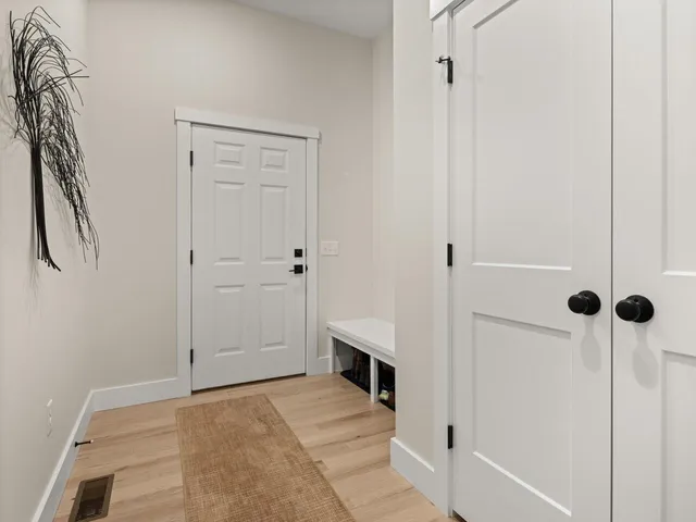 $942,000 | 601 Vale Drive, South Burlington, VT 05403