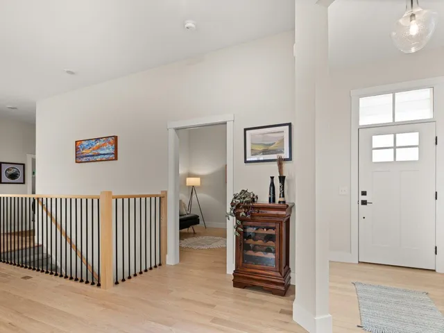 $942,000 | 601 Vale Drive, South Burlington, VT 05403