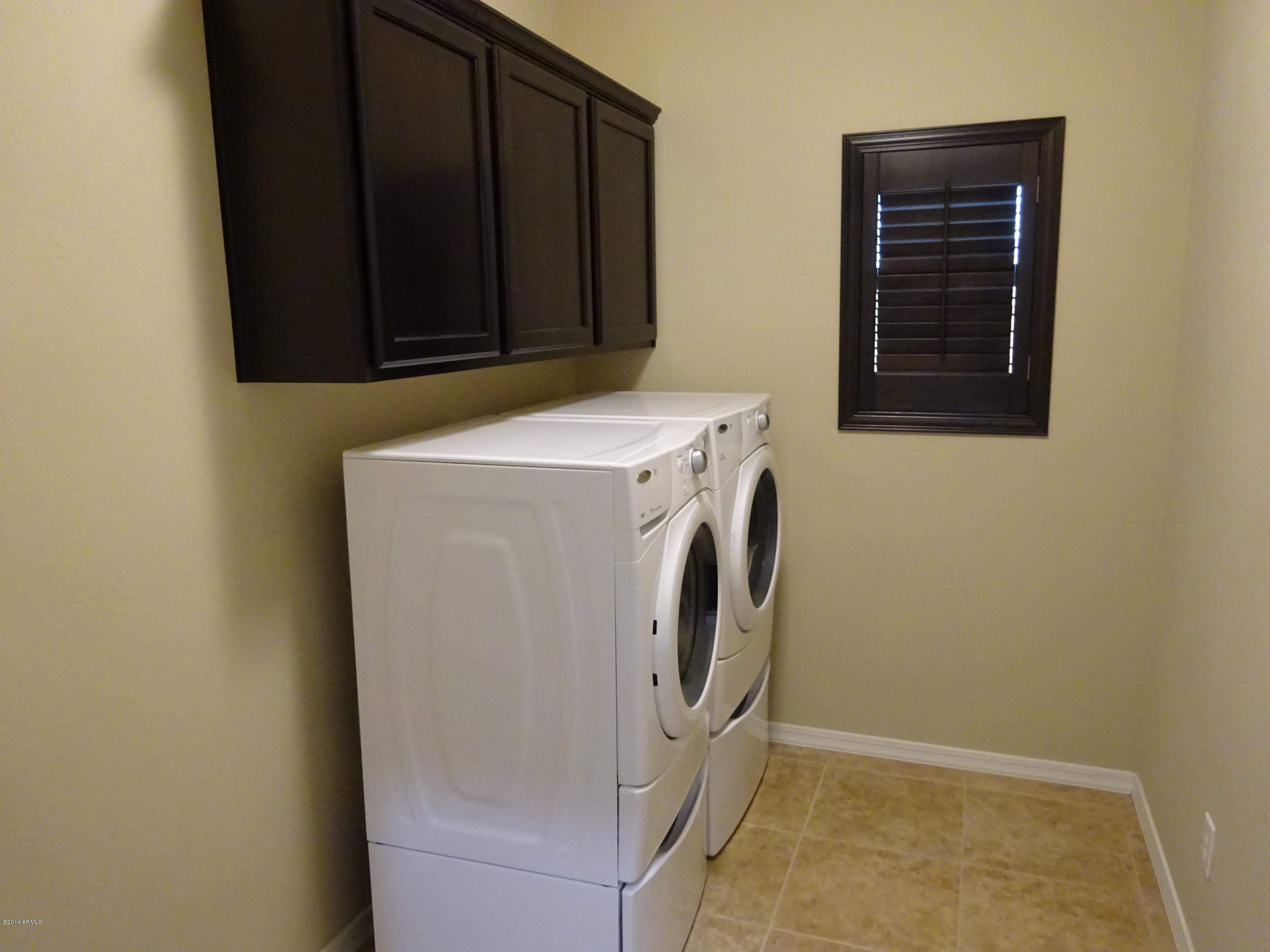 2158 Scully Drive Phoenix, AZ 85023 - Photo 2 of 13 DSC00037