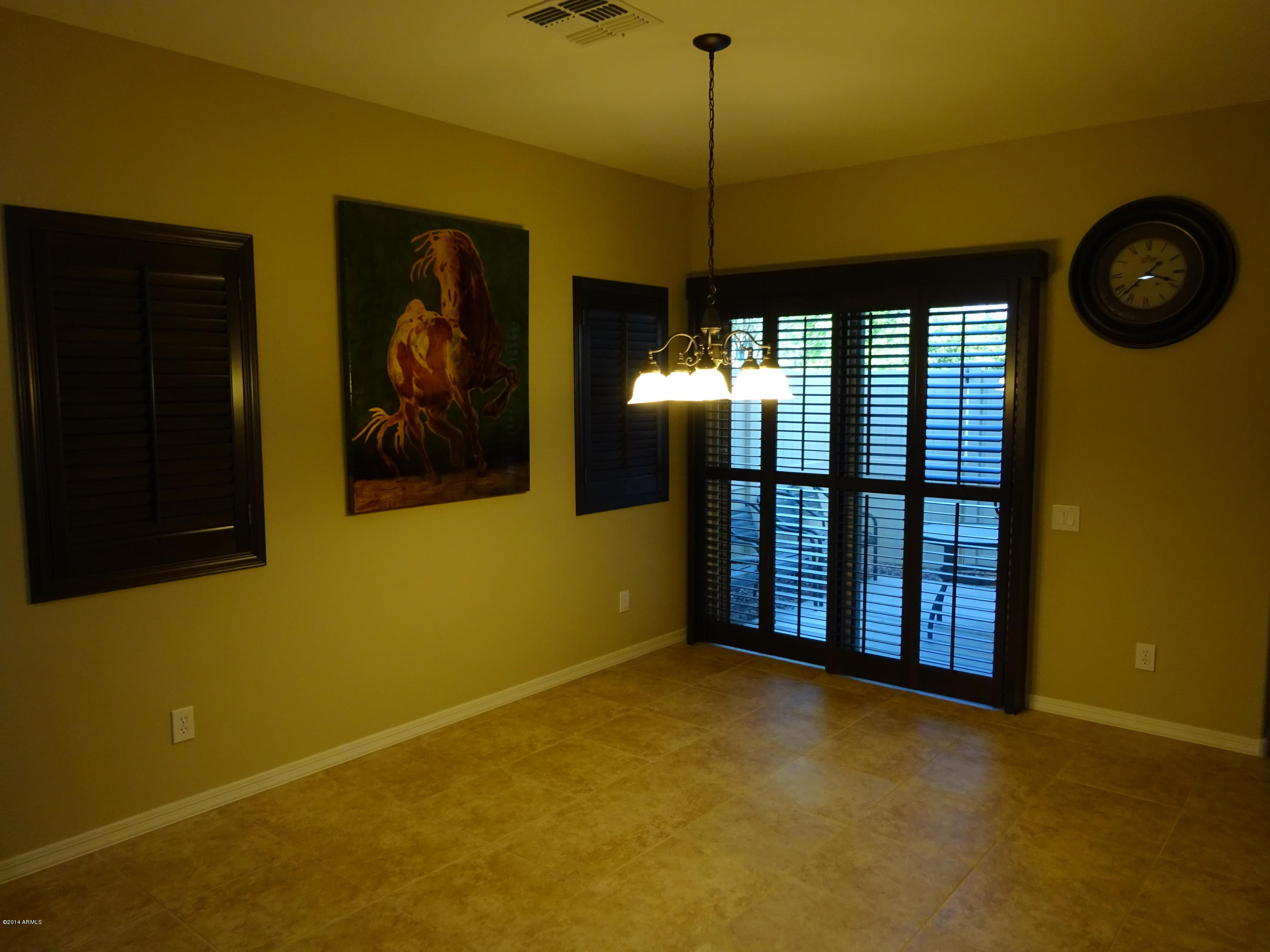 2158 Scully Drive Phoenix, AZ 85023 - Photo 4 of 13 DSC00039