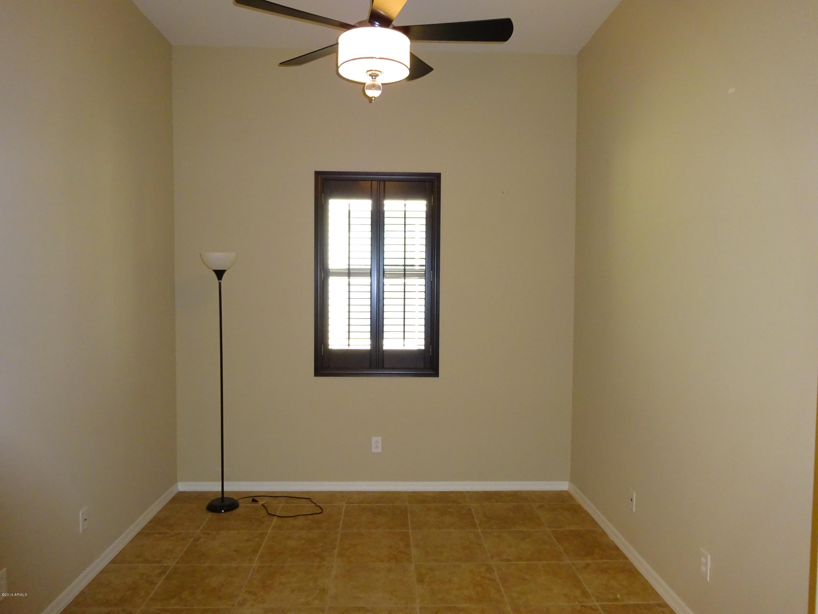 2158 Scully Drive Phoenix, AZ 85023 - Photo 5 of 13 DSC00041