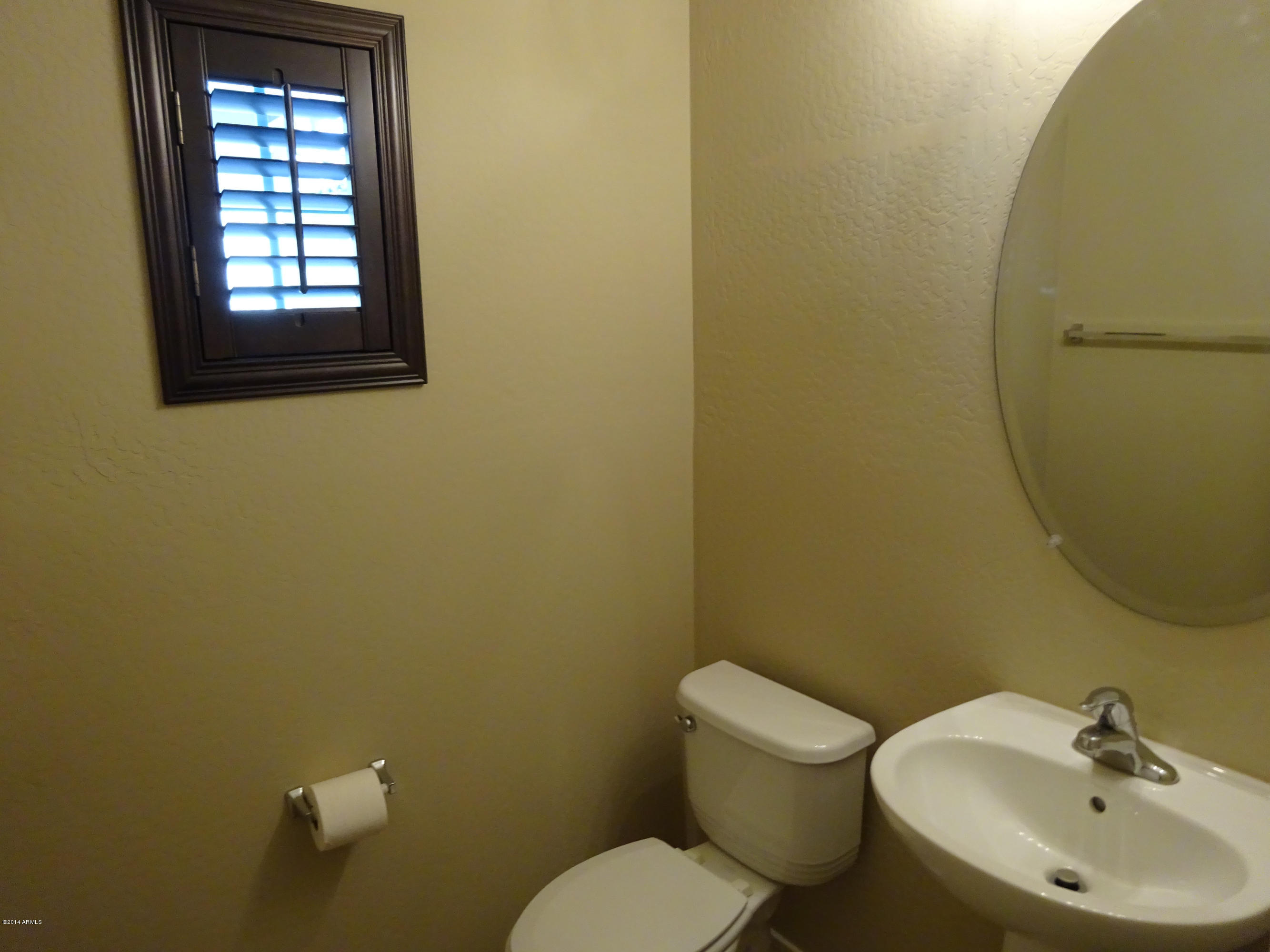 2158 Scully Drive Phoenix, AZ 85023 - Photo 6 of 13 DSC00044