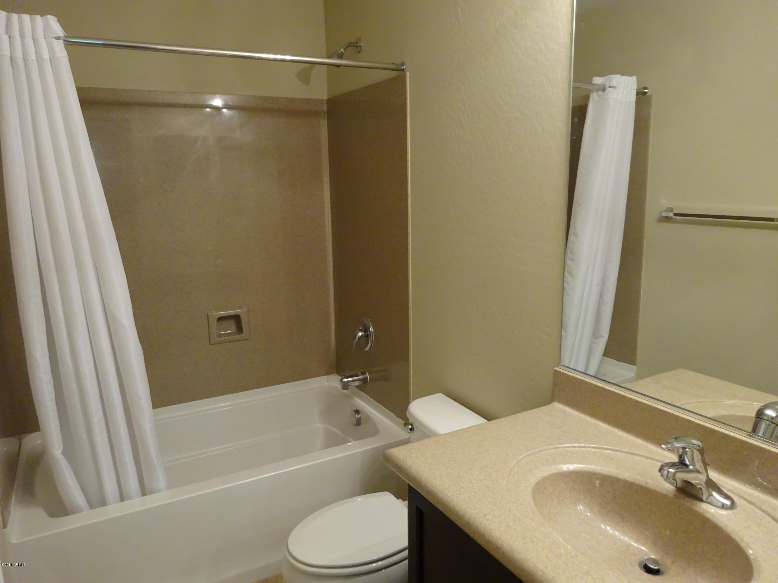 2158 Scully Drive Phoenix, AZ 85023 - Photo 8 of 13 DSC00046