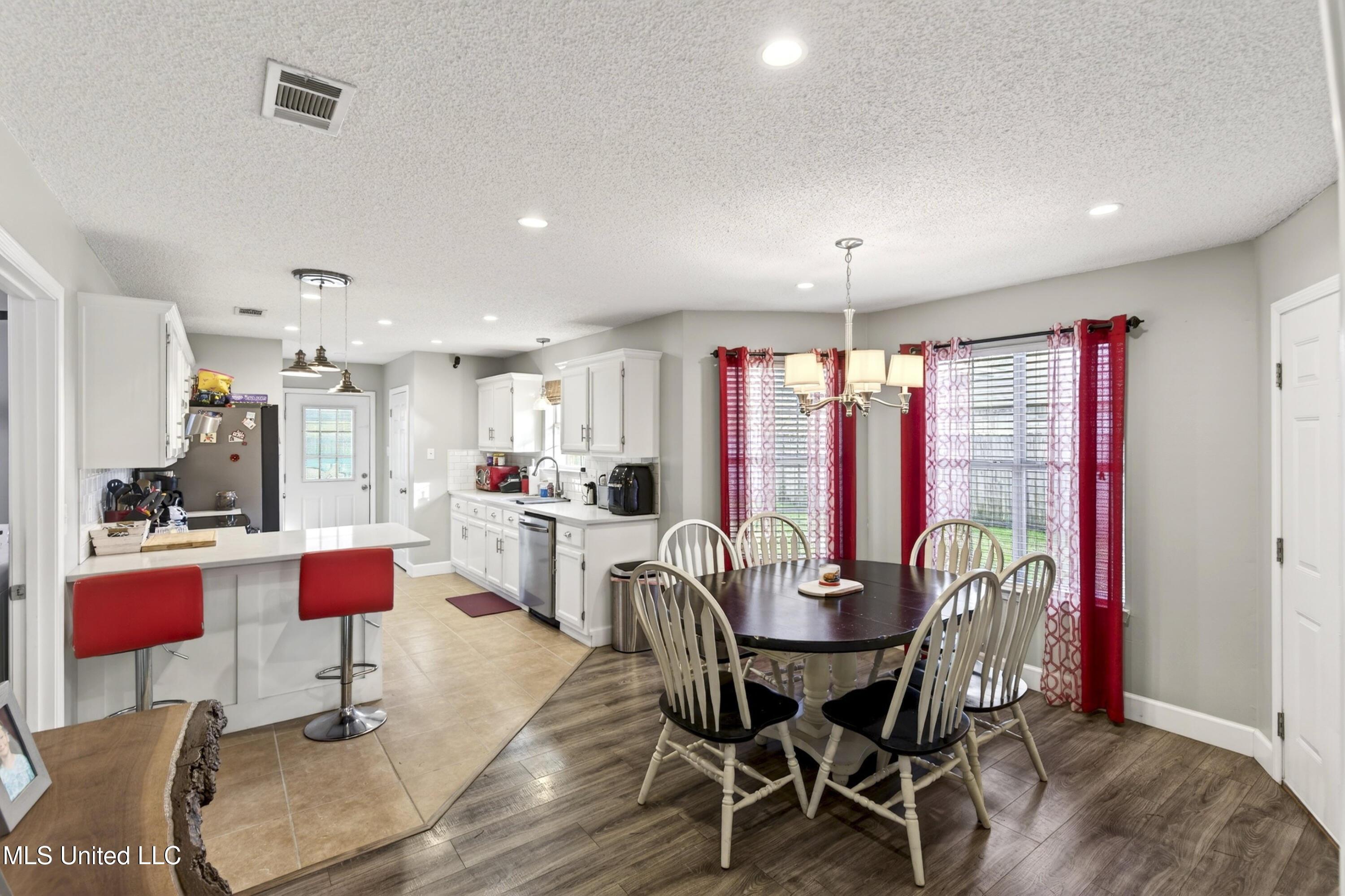 3524 North 8th Street Ocean Springs, MS 39564 - Photo 9 of 31 3524NEighthSt-9