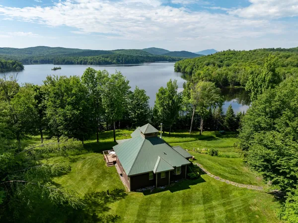 $1,300,000 | 424 Patnoe Farm Drive, Hyde Park, VT 05655