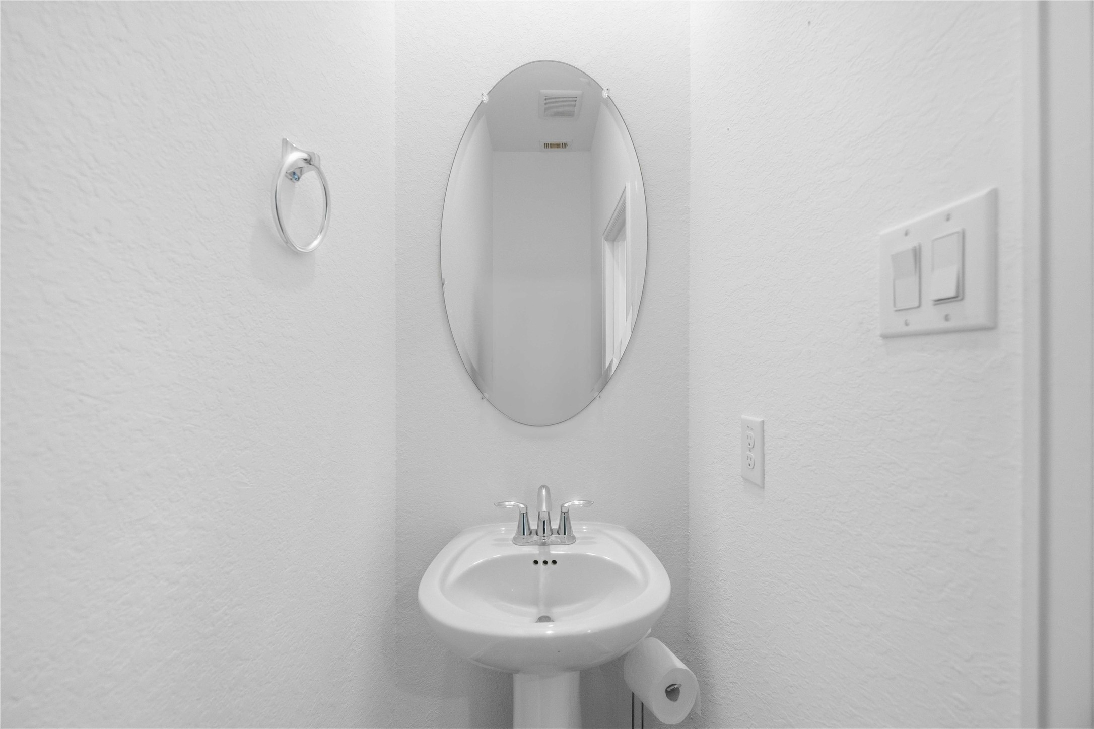 4058 Balboa Drive Rosharon, TX 77583 - Photo 13 of 29 Guest half bath on 1st floor.