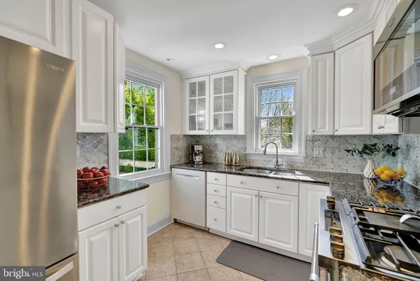 $1,195,000 | 4916 26th Street North, Arlington, VA 22207