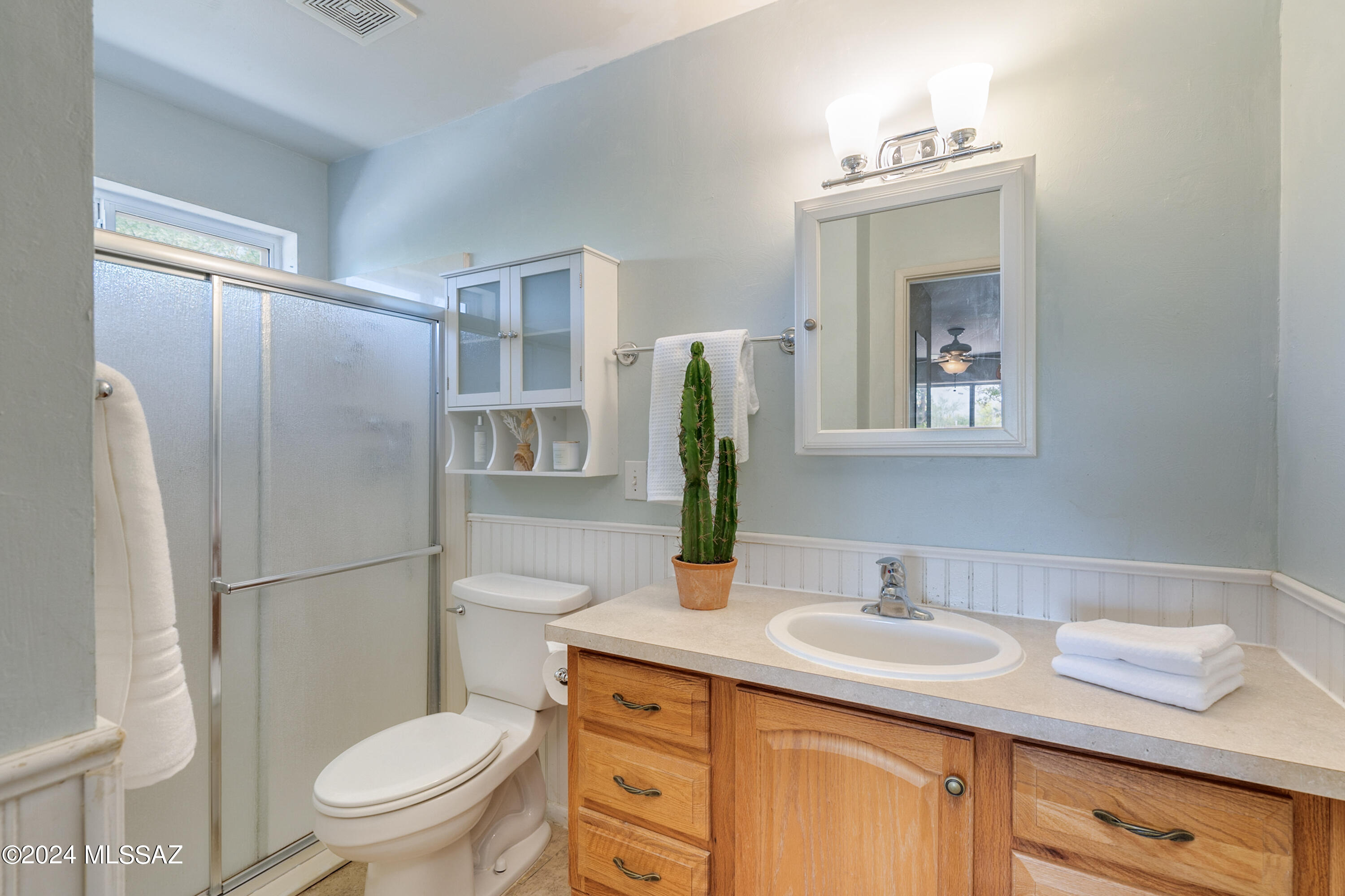 6622 North Montebella Road Tucson, AZ 85704 - Photo 20 of 45 Primary bath with walk in shower
