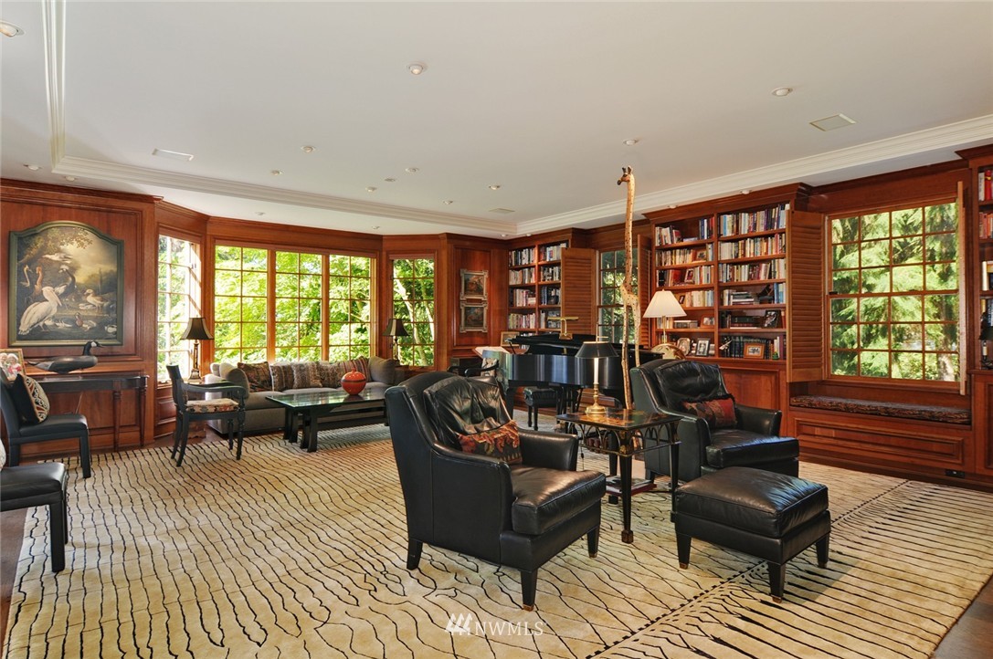 21 Cherry Loop Northwest Shoreline, WA 98177 - Photo 7 of 25 a living room with furniture and a large window