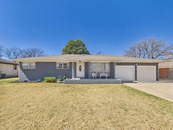 $215,000 | 1813 North Fir Street, Pampa, TX 79065