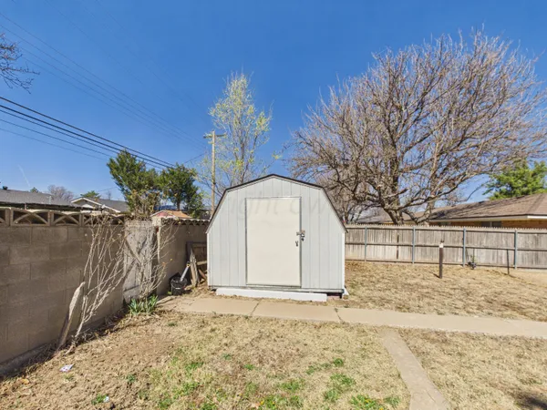 $215,000 | 1813 North Fir Street, Pampa, TX 79065