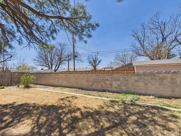 $215,000 | 1813 North Fir Street, Pampa, TX 79065