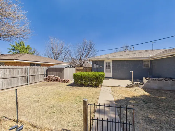 $215,000 | 1813 North Fir Street, Pampa, TX 79065