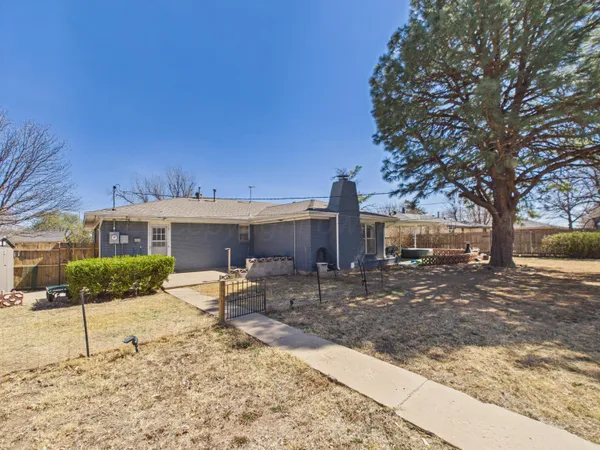 $215,000 | 1813 North Fir Street, Pampa, TX 79065