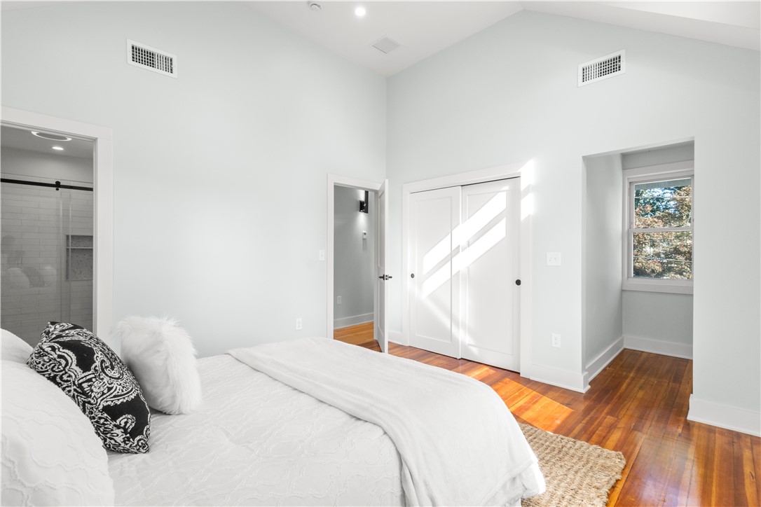 28 Manchester Street Warwick, RI 02888 - Photo 13 of 36