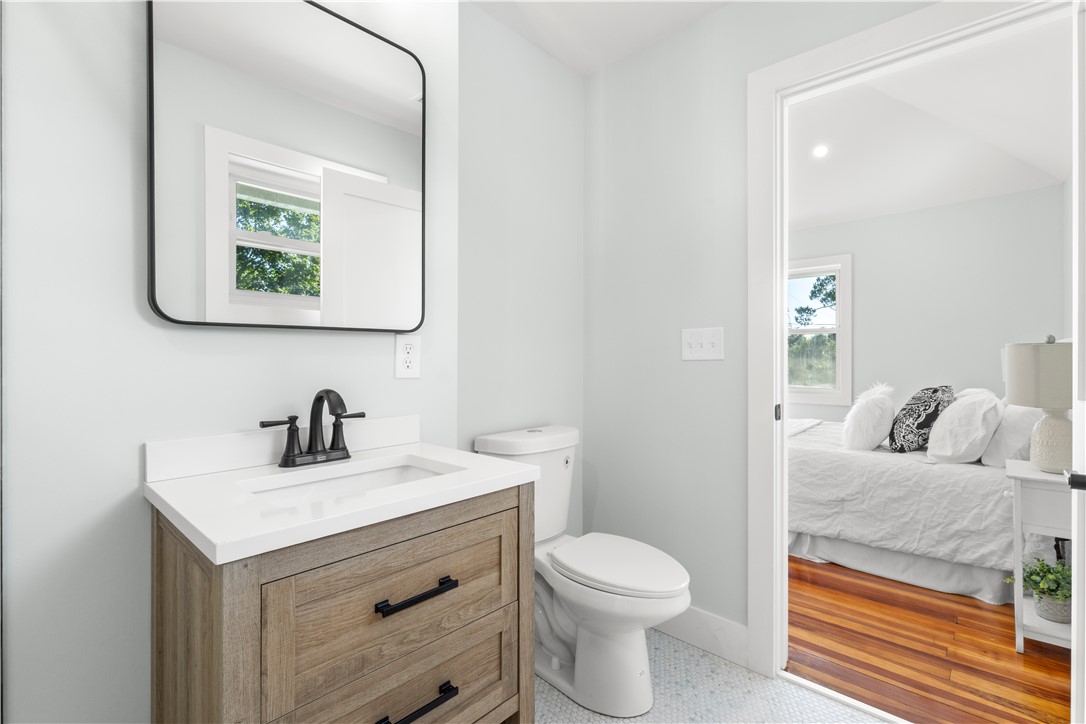 28 Manchester Street Warwick, RI 02888 - Photo 15 of 36