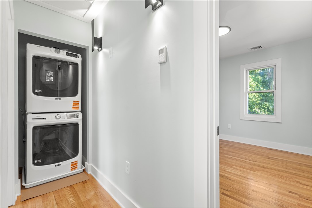 28 Manchester Street Warwick, RI 02888 - Photo 19 of 36