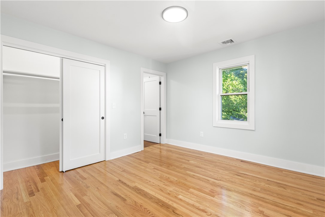 28 Manchester Street Warwick, RI 02888 - Photo 20 of 36