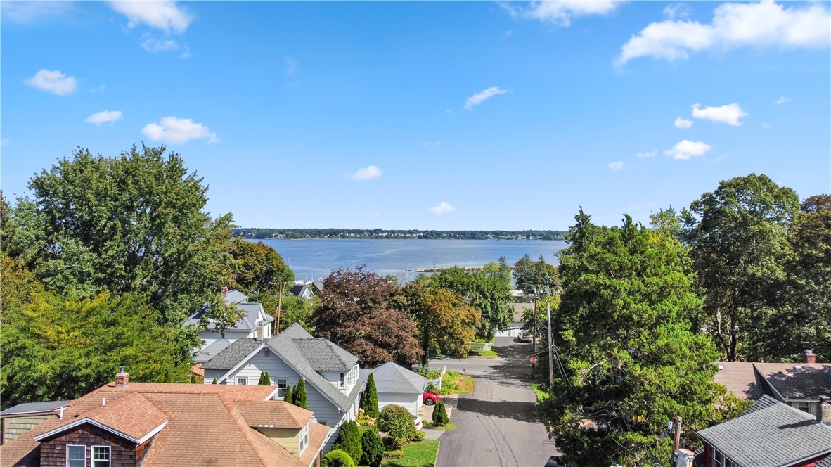 28 Manchester Street Warwick, RI 02888 - Photo 32 of 36