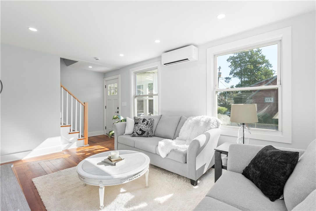 28 Manchester Street Warwick, RI 02888 - Photo 8 of 36